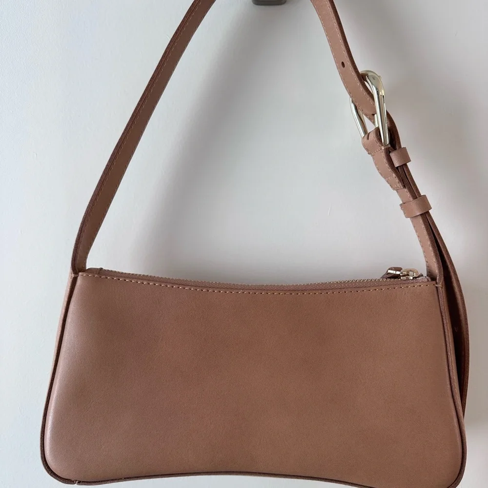 Madewell The Sculptural-Buckle Shoulder Bag in Amber Brown - Picture 3 of 7